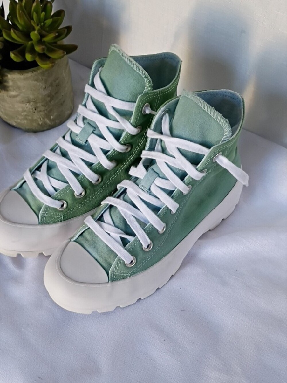 Converse Women's Chuck Taylor High Top Sneakers in Mint Green & Blue Size 7 - Picture 15 of 15
